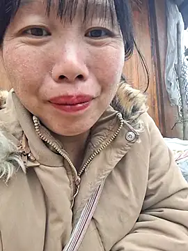 Snapshot of helenzz chatting on December 2025 12:41:02 AM helenzz online show from December 2025 12:41:02 AM