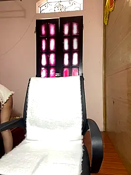 Snapshot of Linh247380 chatting on November 2025 01:07:02 AM Linh247380 online show from November 2025 01:07:02 AM