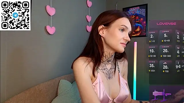 Snapshot of Selena_Lune chatting on November 2025 01:16:01 AM Selena Lune online show from November 2025 01:16:01 AM