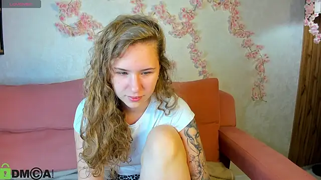 Snapshot of Elsie_Cutties chatting on October 2025 12:50:02 AM Elsie Cutties online show from October 2025 12:50:02 AM