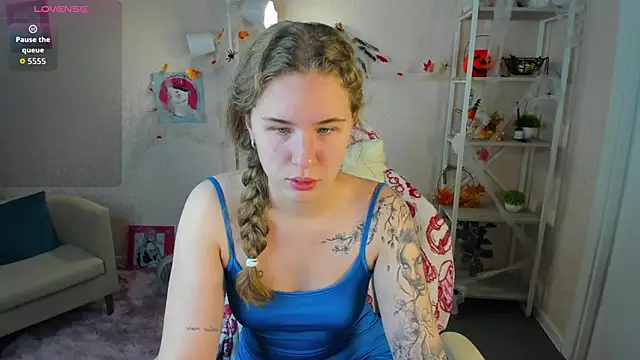 Snapshot of Elsie_Cutties chatting on October 2025 10:37:01 PM Elsie Cutties online show from October 2025 10:37:01 PM