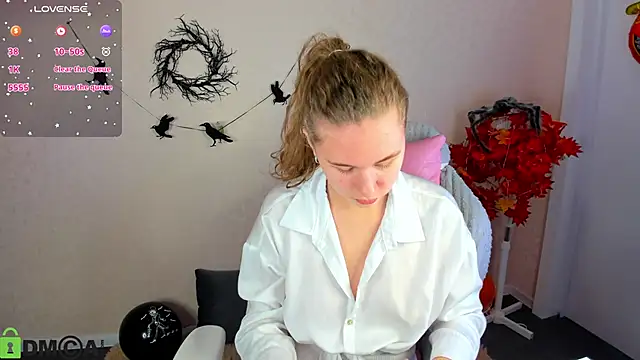 Snapshot of Elsie_Cutties chatting on November 2025 01:07:02 AM Elsie Cutties online show from November 2025 01:07:02 AM