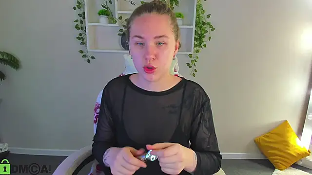 Snapshot of Elsie_Cutties chatting on November 2025 12:43:01 AM Elsie Cutties online show from November 2025 12:43:01 AM