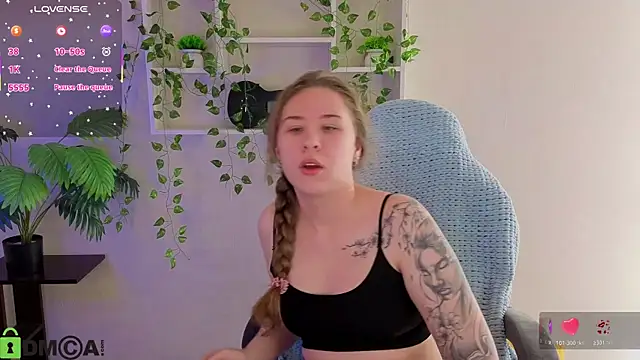 Snapshot of Elsie_Cutties chatting on December 2025 01:02:02 AM Elsie Cutties online show from December 2025 01:02:02 AM