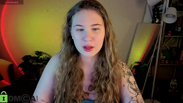 Snapshot of Elsie_Cutties chatting on April 2026 01:14:01 AM Elsie Cutties online show from April 2026 01:14:01 AM