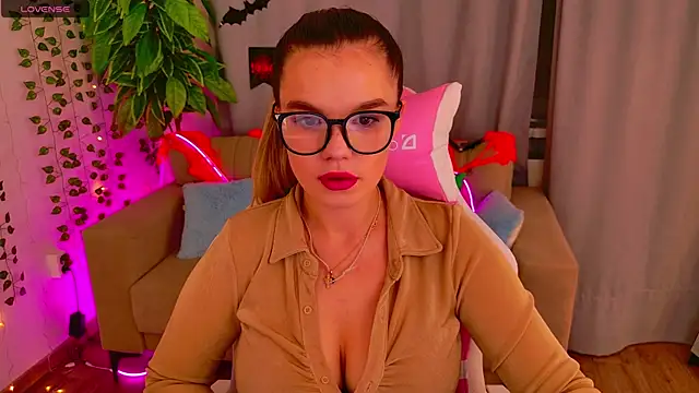 KellyHayden online show from November 2025 03:25:01 PM