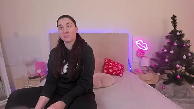 TrishaDarks online show from January 2026 06:38:02 AM