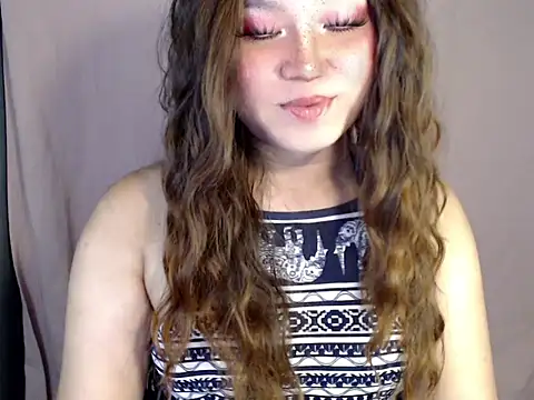 Eyes-on-me online show from November 2025 03:11:01 PM