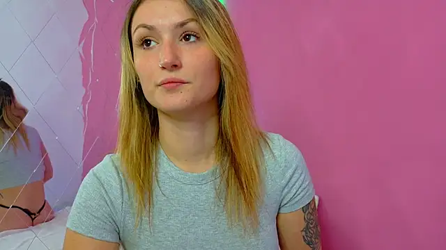 Anaayss  online show from October 2025 04:53:01 AM