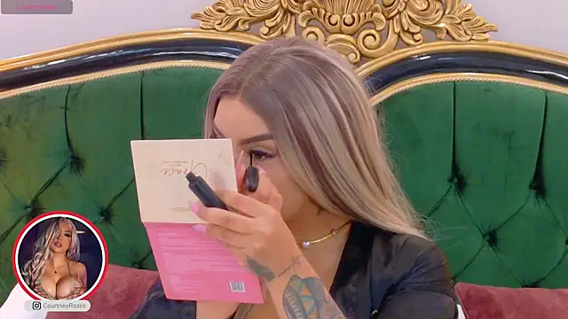 Snapshot of CourtneyRoses chatting on November 2025 01:29:02 PM CourtneyRoses online show from November 2025 01:29:02 PM