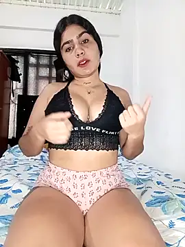 Sashalana online show from October 2025 01:45:01 PM