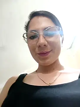 Mia-love-03 online show from October 2025 02:05:01 PM