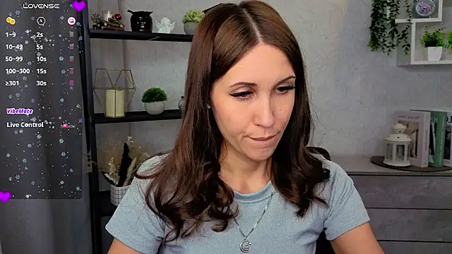 Snapshot of DreamVelour chatting on January 2026 07:26:01 PM DreamVelour online show from January 2026 07:26:01 PM