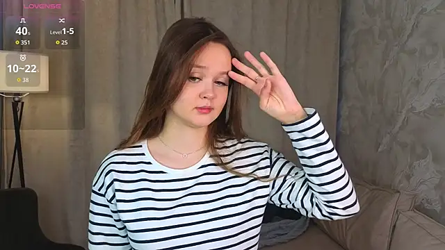 Snapshot of ElenoreReth chatting on February 2026 01:48:01 AM ElenoreReth online show from February 2026 01:48:01 AM