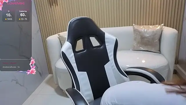 Skyler Gracee Tx online show from November 2025 02:32:01 AM