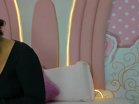 Snapshot of SofiaaBigBoobs chatting on November 2025 12:04:01 PM SofiaaBigBoobs online show from November 2025 12:04:01 PM