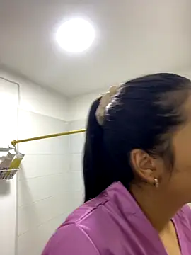 Snapshot of IsabellaJoness_ chatting on November 2025 11:09:02 AM IsabellaJoness online show from November 2025 11:09:02 AM