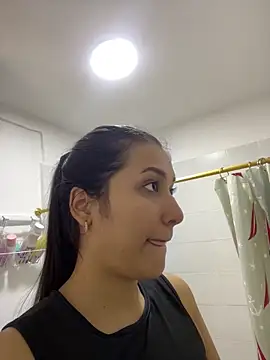 Snapshot of IsabellaJoness_ chatting on November 2025 12:28:01 PM IsabellaJoness online show from November 2025 12:28:01 PM