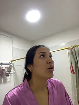 Snapshot of IsabellaJoness_ chatting on November 2025 11:10:01 AM IsabellaJoness online show from November 2025 11:10:01 AM