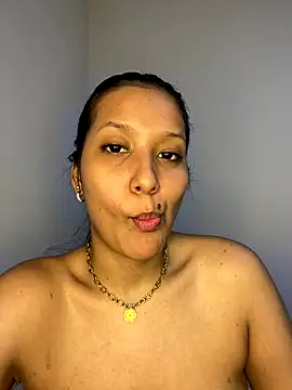 Snapshot of IsabellaJoness_ chatting on November 2025 08:08:02 PM IsabellaJoness online show from November 2025 08:08:02 PM