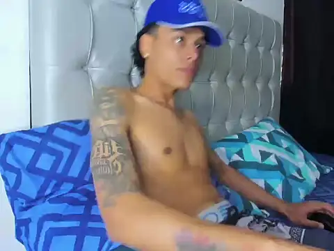 Frayhot777 online show from September 2025 08:36:01 PM