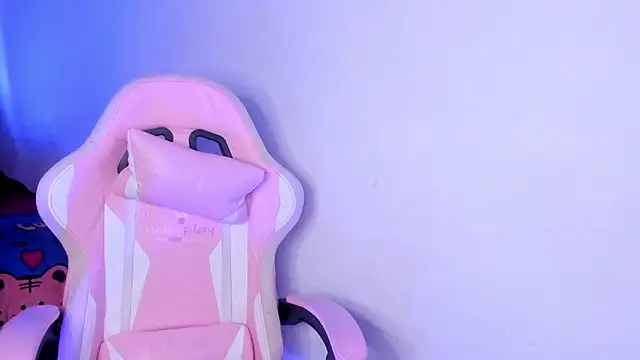 Snapshot of kitty__chs chatting on May 2026 09:33:02 PM kitty chs online show from May 2026 09:33:02 PM