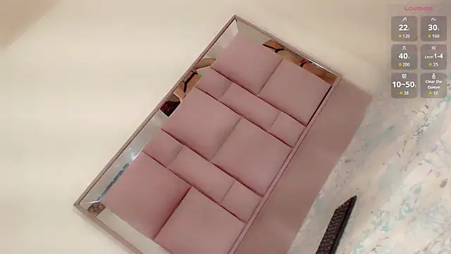 roxanawillts online show from October 2025 03:52:01 PM