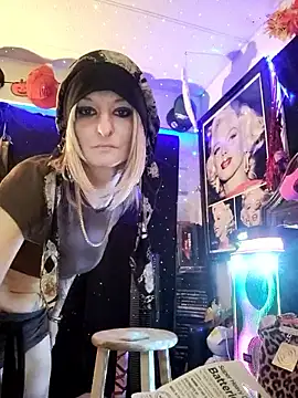 Snapshot of blondebarbiebae chatting on January 2026 04:49:02 AM blondebarbiebae online show from January 2026 04:49:02 AM