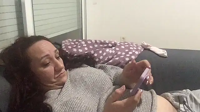 paula19800 online show from November 2025 12:09:01 AM