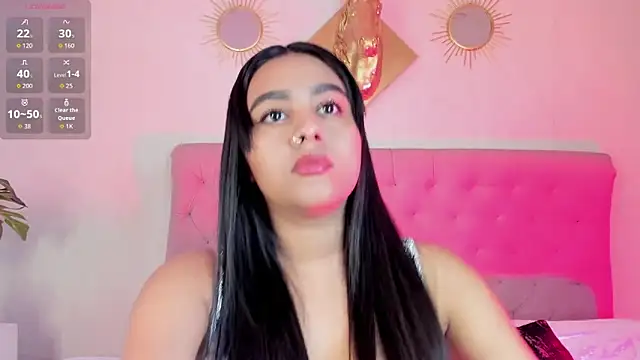 Snapshot of CharlottePetitte chatting on October 2025 08:28:01 PM CharlottePetitte online show from October 2025 08:28:01 PM