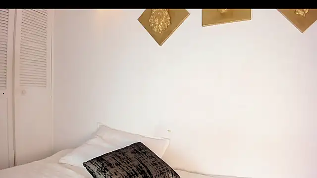 CharlottePetitte online show from November 2025 09:15:01 PM