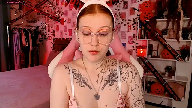 Ayla Hicks online show from November 2025 04:26:02 AM