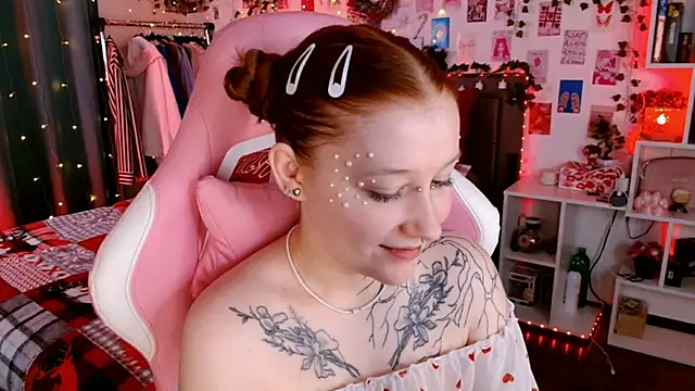 Ayla Hicks online show from December 2025 08:47:01 PM