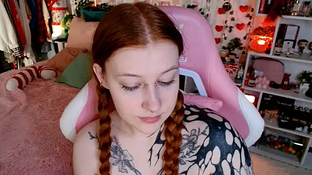 Ayla Hicks online show from April 2026 03:02:01 AM