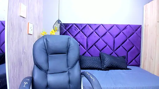 ChloeCampbell03 online show from September 2025 01:05:02 PM