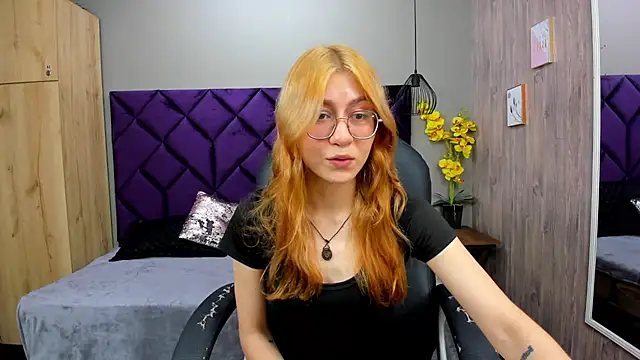 ChloeCampbell03 online show from November 2025 01:11:01 PM