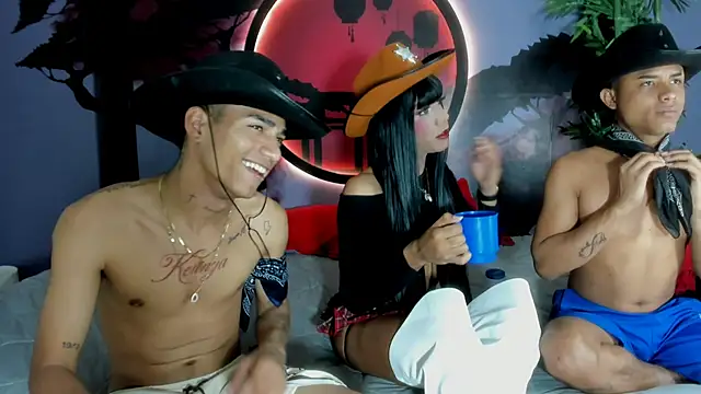 Snapshot of Bi_Loverss chatting on September 2025 05:40:02 PM Bi Loverss online show from September 2025 05:40:02 PM