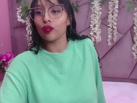 Snapshot of LILI_CANDIES chatting on September 2025 01:16:01 PM LILI CANDIES online show from September 2025 01:16:01 PM