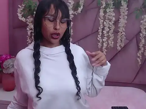 Snapshot of LILI_CANDIES chatting on October 2025 12:45:02 PM LILI CANDIES online show from October 2025 12:45:02 PM