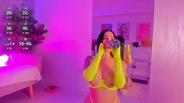 TiaBelle online show from November 2025 06:17:01 PM