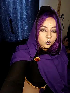 Snapshot of Iluromi chatting on October 2025 06:19:01 PM Iluromi online show from October 2025 06:19:01 PM