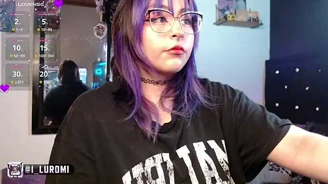 Iluromi online show from April 2026 02:33:02 PM