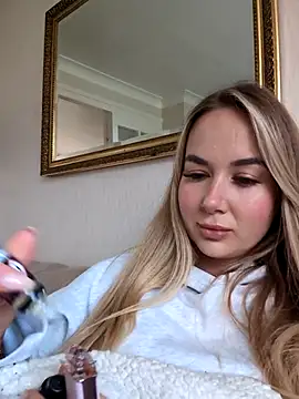 BarbieDolly x online show from October 2025 01:43:02 PM