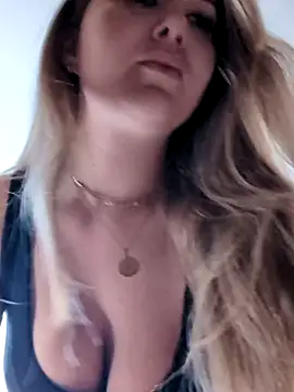 BarbieDolly x online show from November 2025 01:01:02 PM