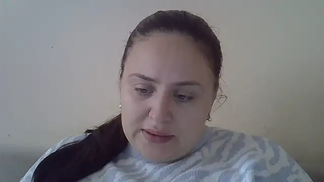 Snapshot of Fayronis chatting on October 2025 10:02:02 AM Fayronis online show from October 2025 10:02:02 AM