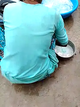 Snapshot of ARTIR1 chatting on October 2025 04:14:01 AM ARTIR1 online show from October 2025 04:14:01 AM