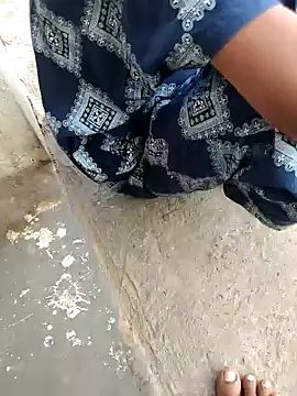 Snapshot of ARTIR1 chatting on November 2025 10:16:01 AM ARTIR1 online show from November 2025 10:16:01 AM