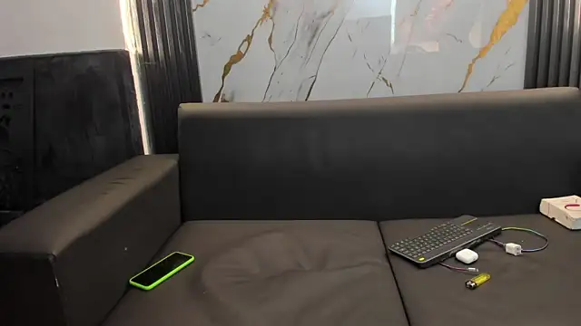 ALEX MILLER25 online show from September 2025 08:01:02 PM