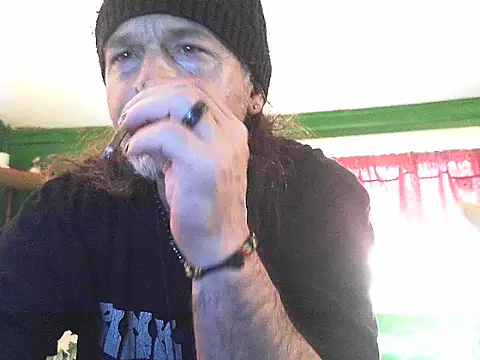 HippieDad333 online show from May 2026 06:27:01 PM