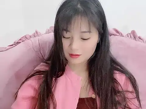 Snapshot of Lie_liee chatting on December 2025 01:31:02 PM Lie liee online show from December 2025 01:31:02 PM